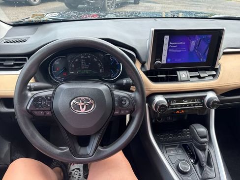 Used 2023 Toyota RAV4 LE AWD/4WD image 10