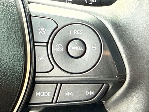 Used 2025 Toyota Corolla SE image 26