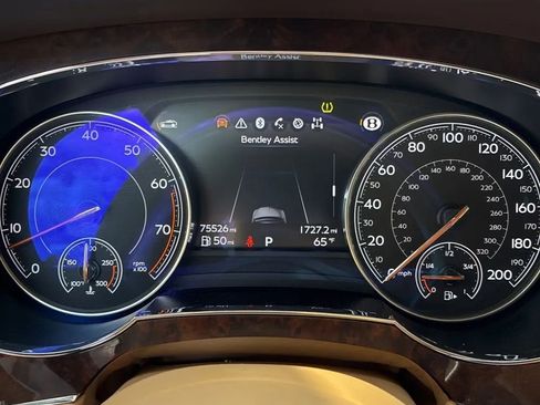Used 2017 Bentley Bentayga AWD/4WD image 16