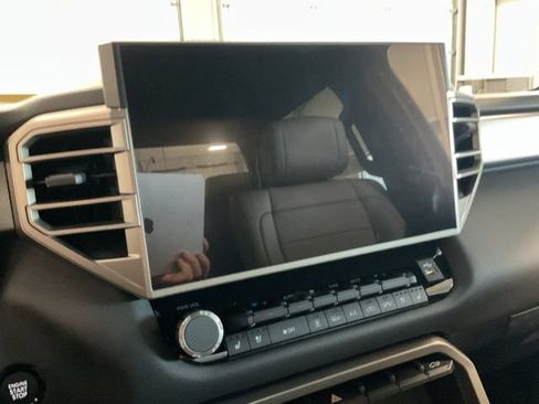 New 2026 Toyota Tundra Limited AWD/4WD image 24