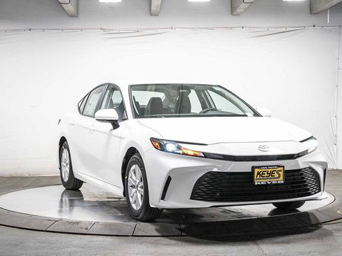 New 2026 Toyota Camry LE image 5