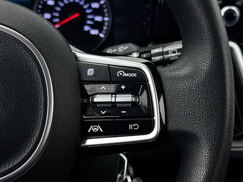 Used 2023 Kia Sorento LX image 36