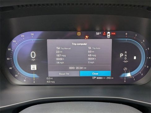 Certified 2023 Volvo XC40 B5 Plus w/ Protection Package Premier image 17