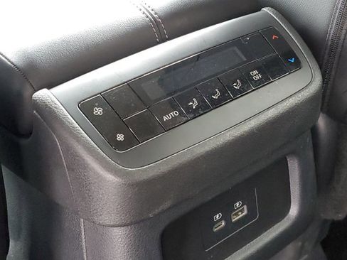 Certified 2025 Nissan Pathfinder SL image 29