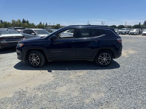 Used 2020 Jeep Compass Latitude FWD image 8