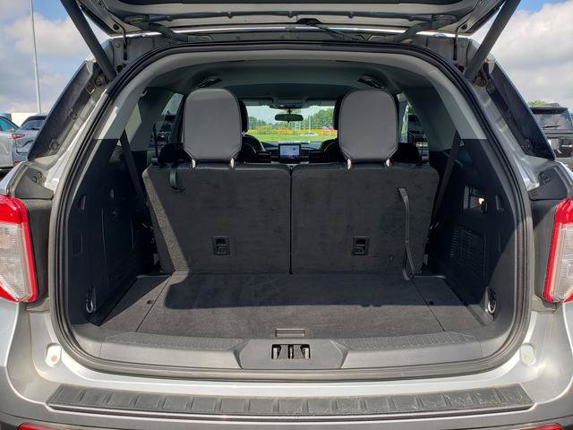 Used 2023 Ford Explorer XLT w/ Equipment Group 202A AWD/4WD image 7