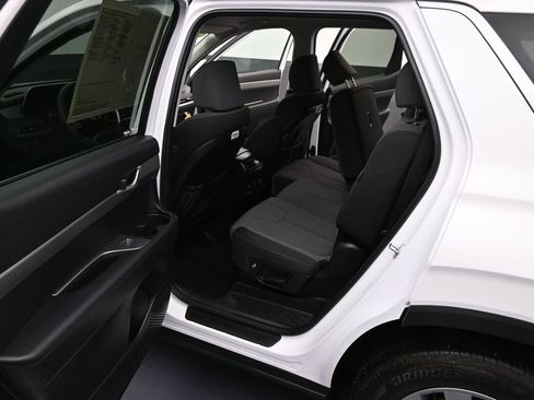 Used 2025 Hyundai Palisade SE image 11