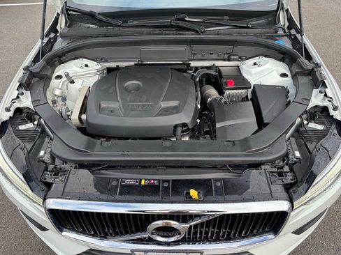 Used 2020 Volvo XC60 T5 Momentum image 28