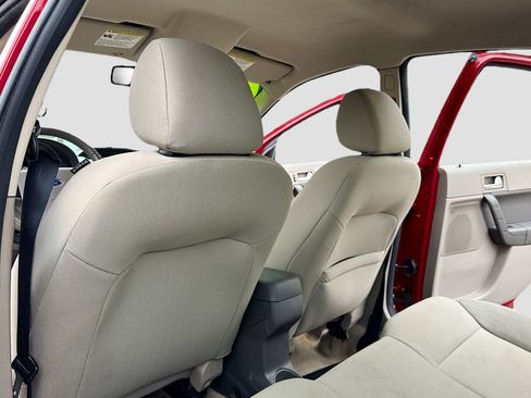 Used 2010 Ford Focus SES image 6