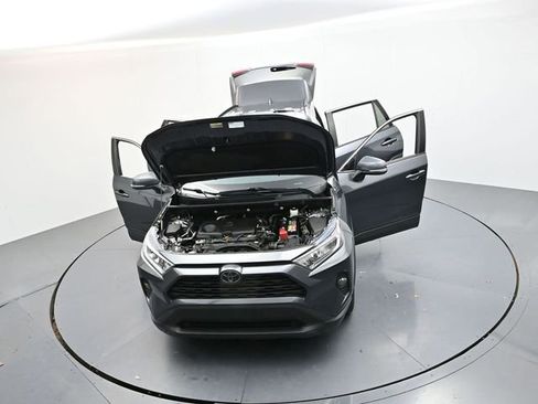 Used 2020 Toyota RAV4 XLE Premium image 36