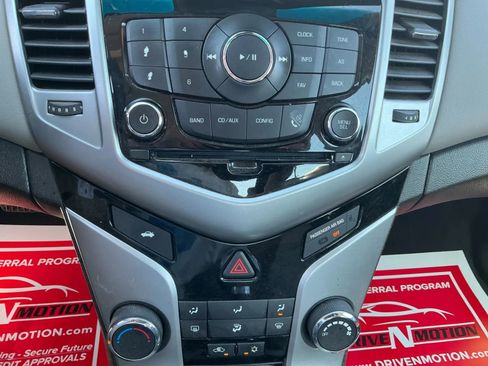 Used 2016 Chevrolet Cruze LS image 27