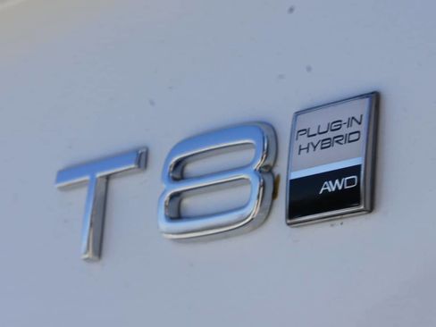 New 2025 Volvo XC90 T8 Core w/ Climate Package image 10