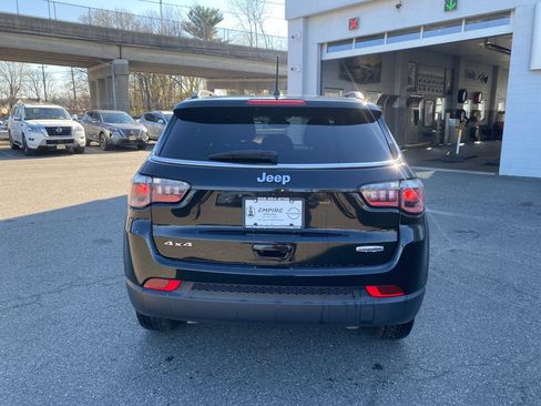 Used 2024 Jeep Compass Latitude AWD/4WD image 4