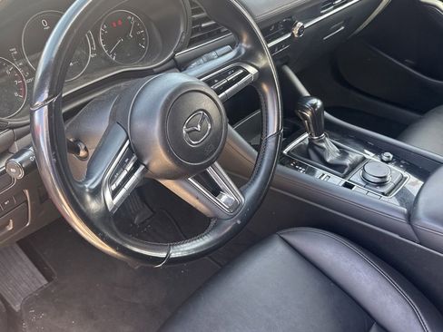 Used 2019 MAZDA MAZDA3 Hatchback w/ Preferred Package FWD image 9