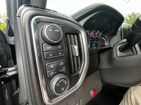 Used 2020 Chevrolet Silverado 1500 RST AWD/4WD image 25