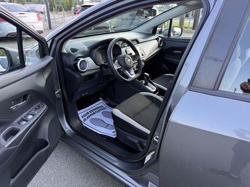 Used 2021 Nissan Versa SV FWD image 8