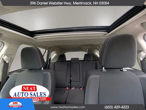 Used 2015 Toyota RAV4 XLE AWD/4WD image 12