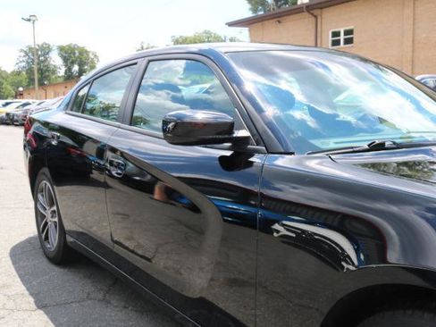 Used 2019 Dodge Charger SXT AWD/4WD image 8