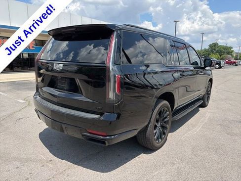 Used 2023 Cadillac Escalade ESV Sport w/ LPO, ONYX Package RWD image 3