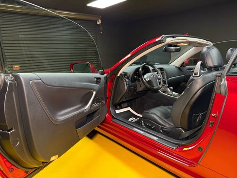 Used 2011 Lexus IS 250C image 16