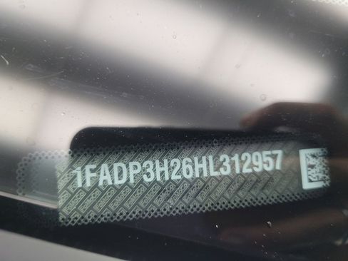 Used 2017 Ford Focus SEL image 33