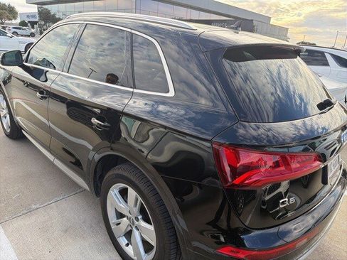 Used 2019 Audi Q5 2.0T Premium w/ Convenience Package image 2