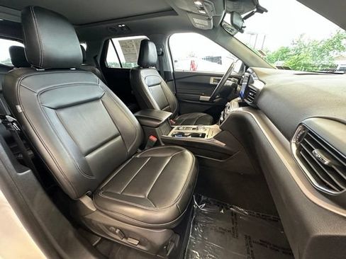 Certified 2023 Ford Explorer XLT w/ Equipment Group 202A AWD/4WD image 25