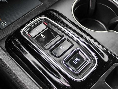 Certified 2025 Honda Pilot Touring image 15