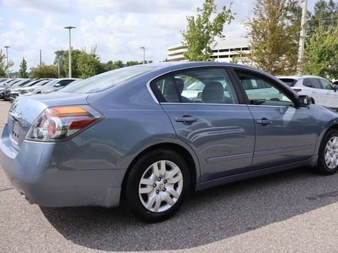 Used 2010 Nissan Altima 2.5 S FWD image 8