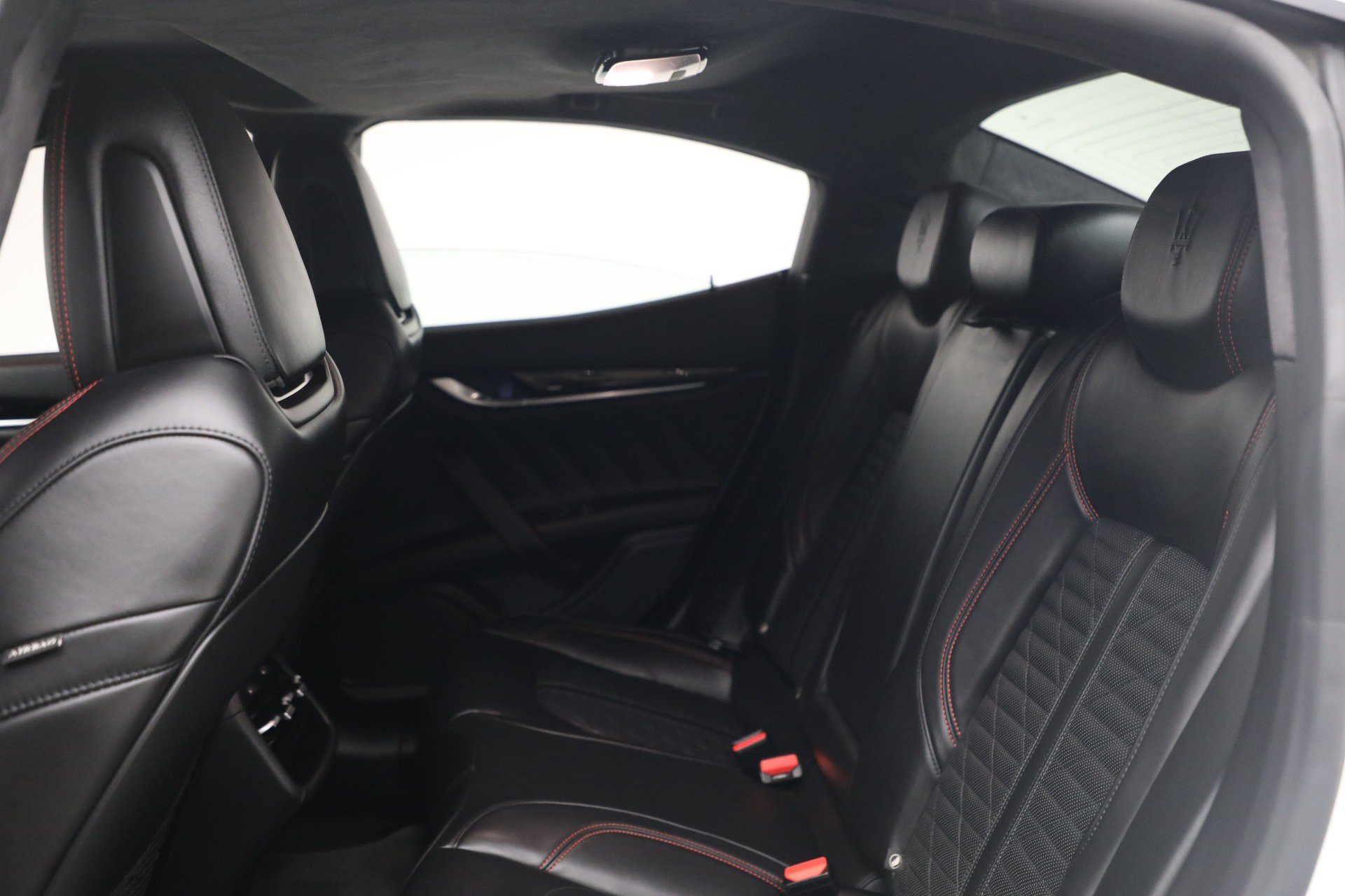 Used 2022 Maserati Ghibli Modena Q4 AWD/4WD image 17