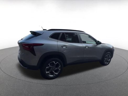 Used 2025 Chevrolet Trax LT image 14