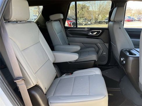 Used 2022 GMC Yukon SLT w/ SLT Premium Package image 32