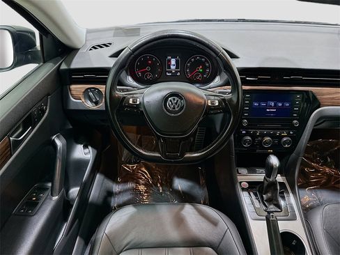 Used 2020 Volkswagen Passat 2.0T SEL image 24