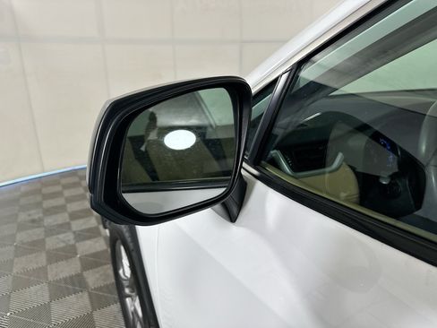 Used 2024 Toyota RAV4 LE AWD/4WD image 10