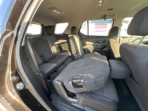 Used 2021 Chevrolet Traverse LT image 21