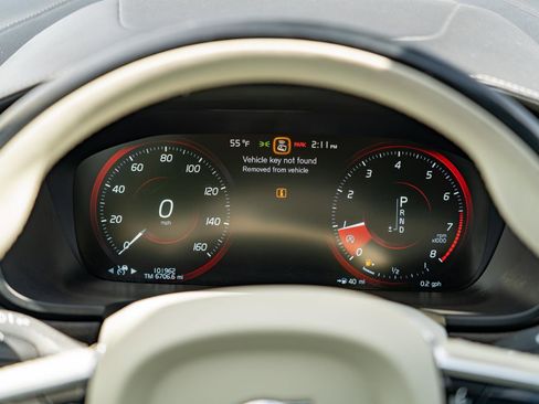 Used 2017 Volvo V90 T6 Cross Country image 20