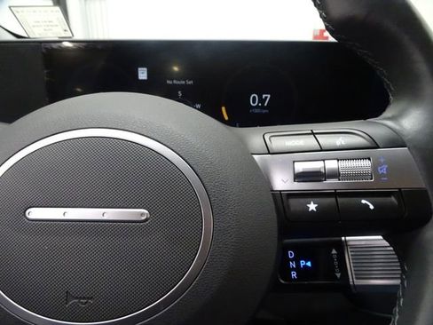 Used 2024 Hyundai Kona Limited FWD image 28
