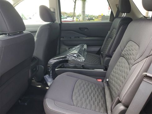 New 2025 Nissan Pathfinder SV w/ SV Premium Package image 7