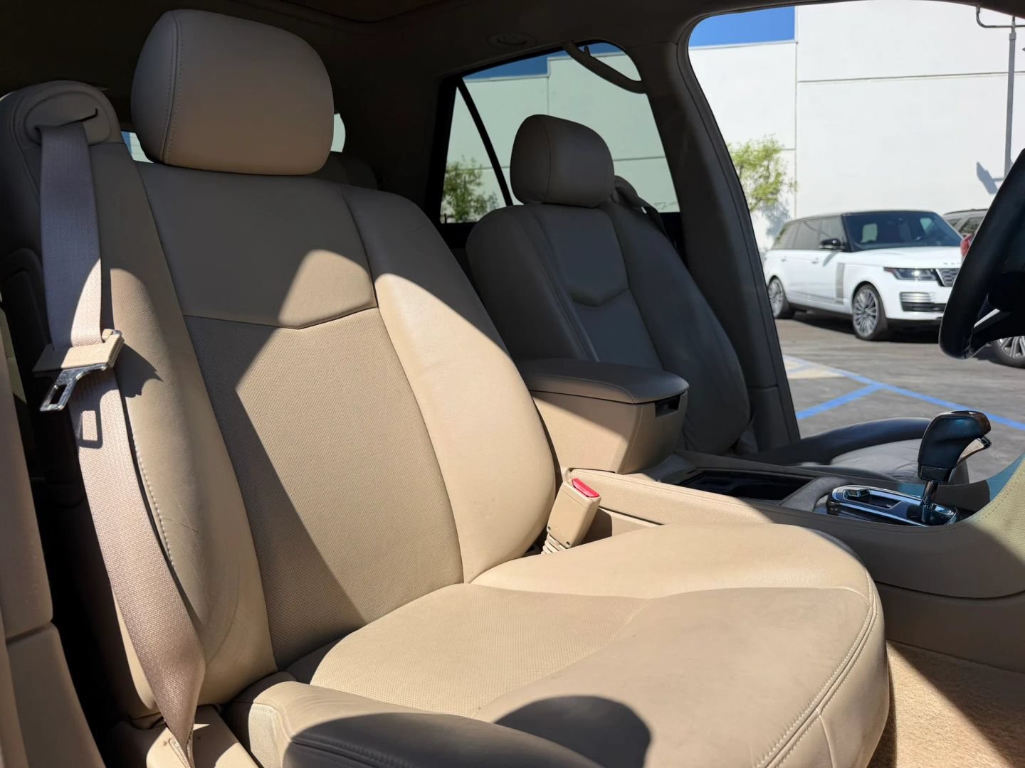 Used 2008 Cadillac SRX 2WD V8 w/ Utility Package image 17