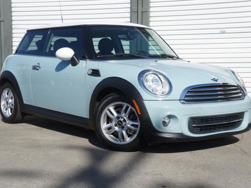 Used 2013 MINI Cooper Hardtop image 2