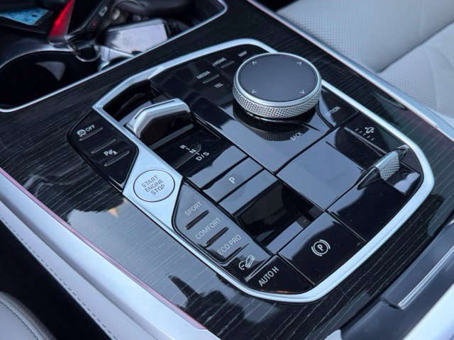 Used 2025 BMW X7 xDrive40i w/ M Sport Package AWD/4WD image 27