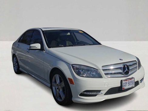 Used 2011 Mercedes-Benz C 300 Sport image 3