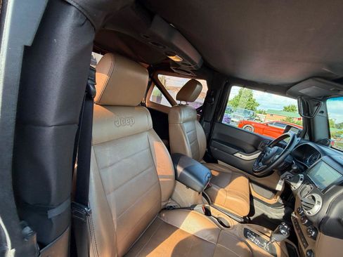 Used 2012 Jeep Wrangler Sahara w/ Connectivity Group AWD/4WD image 35