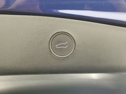 Used 2023 Tesla Model 3 Standard Range image 31