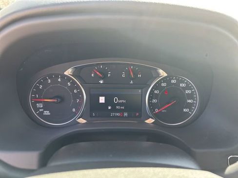 Used 2023 GMC Acadia SLT w/ Preferred Package image 13