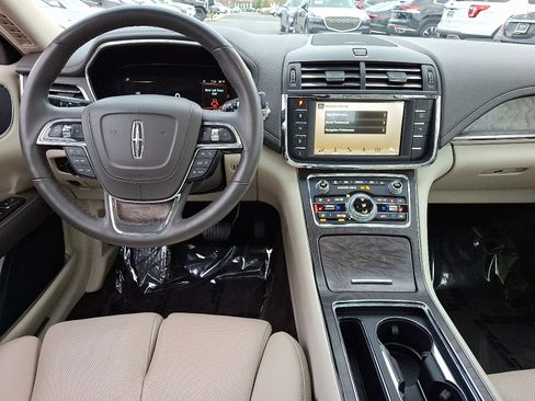 Used 2017 Lincoln Continental Reserve w/ Climate Package image 15