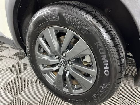 Used 2022 Nissan Pathfinder SV w/ SV Premium Package FWD image 15
