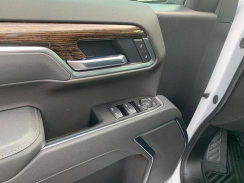 New 2026 GMC Sierra 1500 SLE w/ Preferred Package image 17