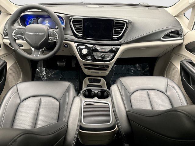 Used 2024 Chrysler Pacifica Limited FWD image 14