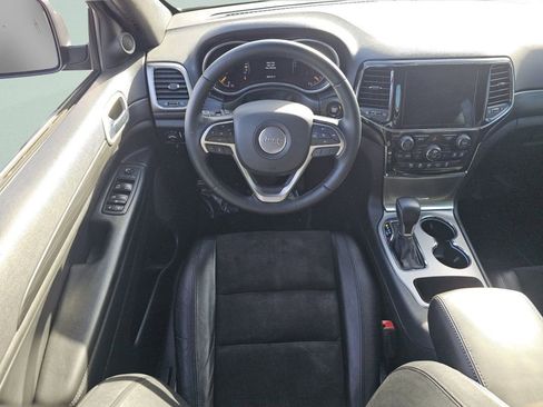 Used 2021 Jeep Grand Cherokee Laredo X image 4